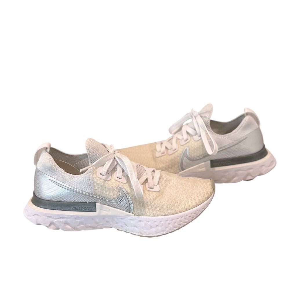 Nike React Flyknit White Running Shoes Size 7.5